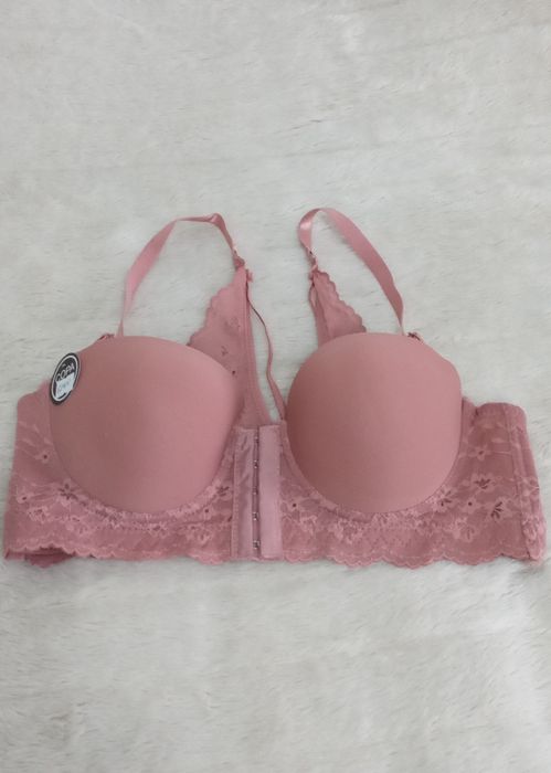 Кружевной бюстгальтер с застёжкой с переди .