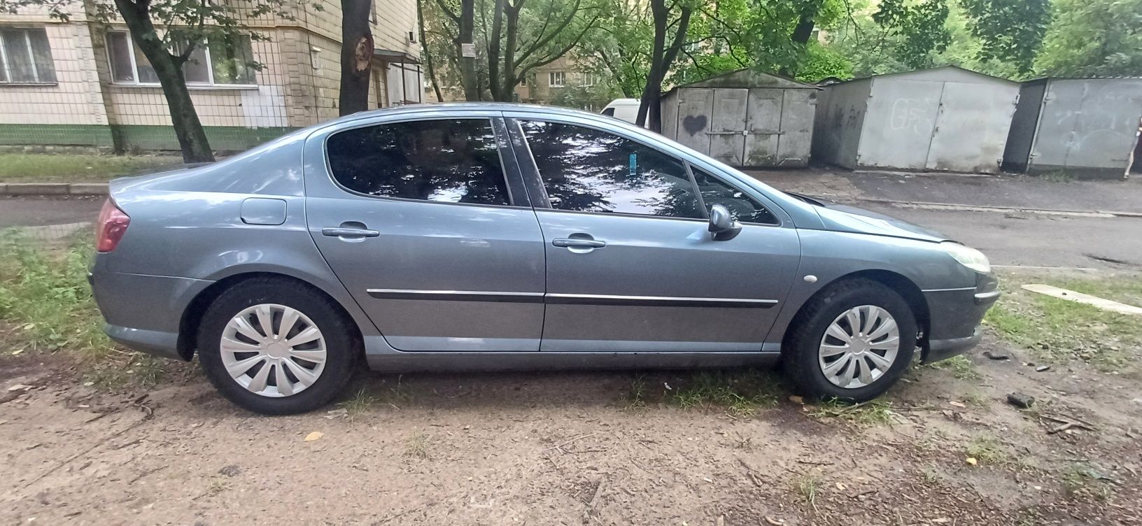 Продам  машину Пежо407 1.8