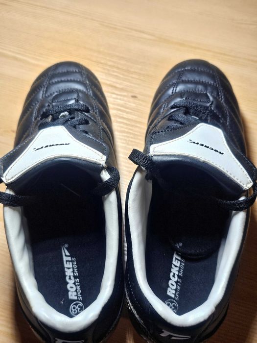 Korki, buty 38 do piłki nożnej Rocket