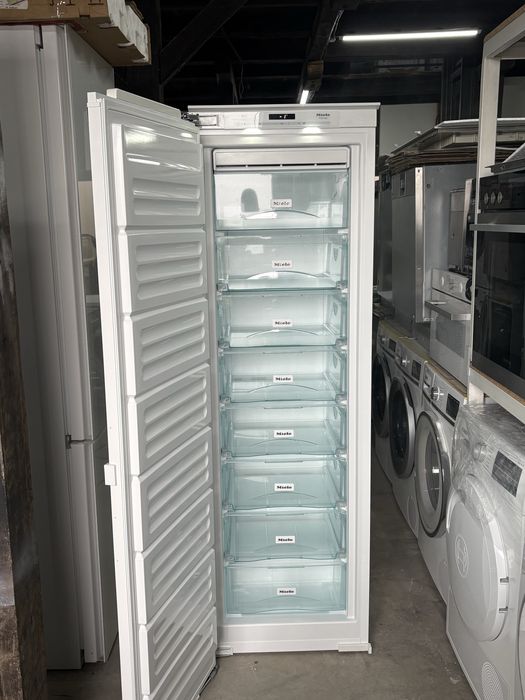 Морозильна камера Miele FNS 37402 i — вбудована, No Frost, Німеччина