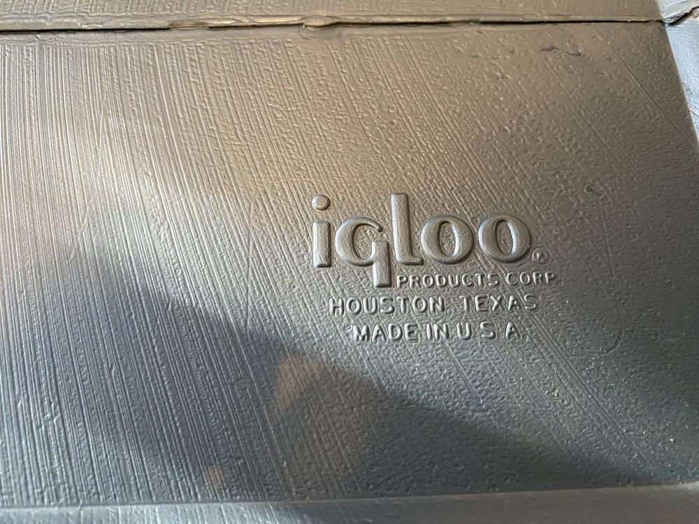 Ізотермічний контейнер холодильник  Igloo