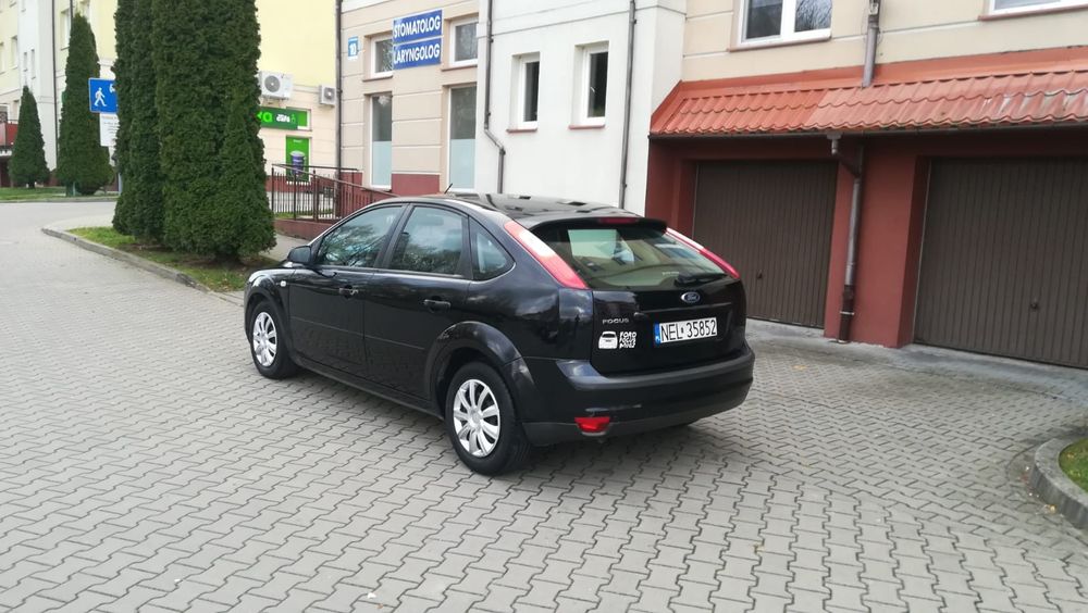 Sprzedam Forda Focusa 1.6 benzyna 2007 rok .