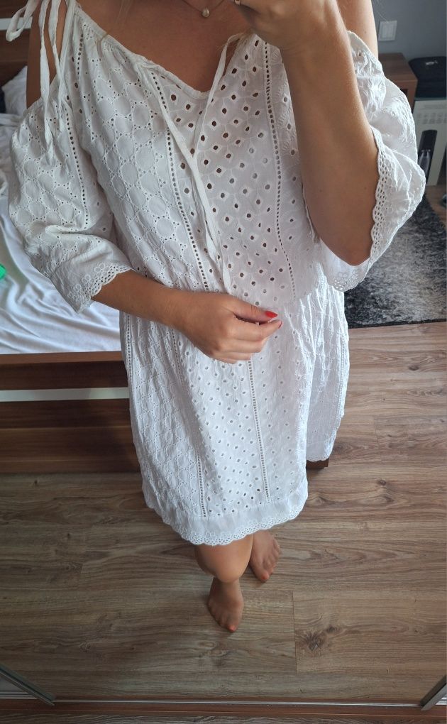 Biała sukienka ażurowa 100 % bawełna