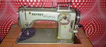 Máquina de costura semi industrial Refrey , modelo 427 com Móvel !