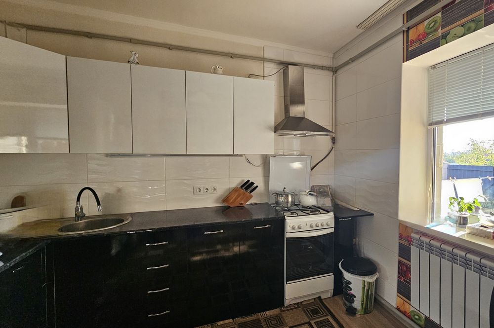 Продам будинок із земельною ділянкою