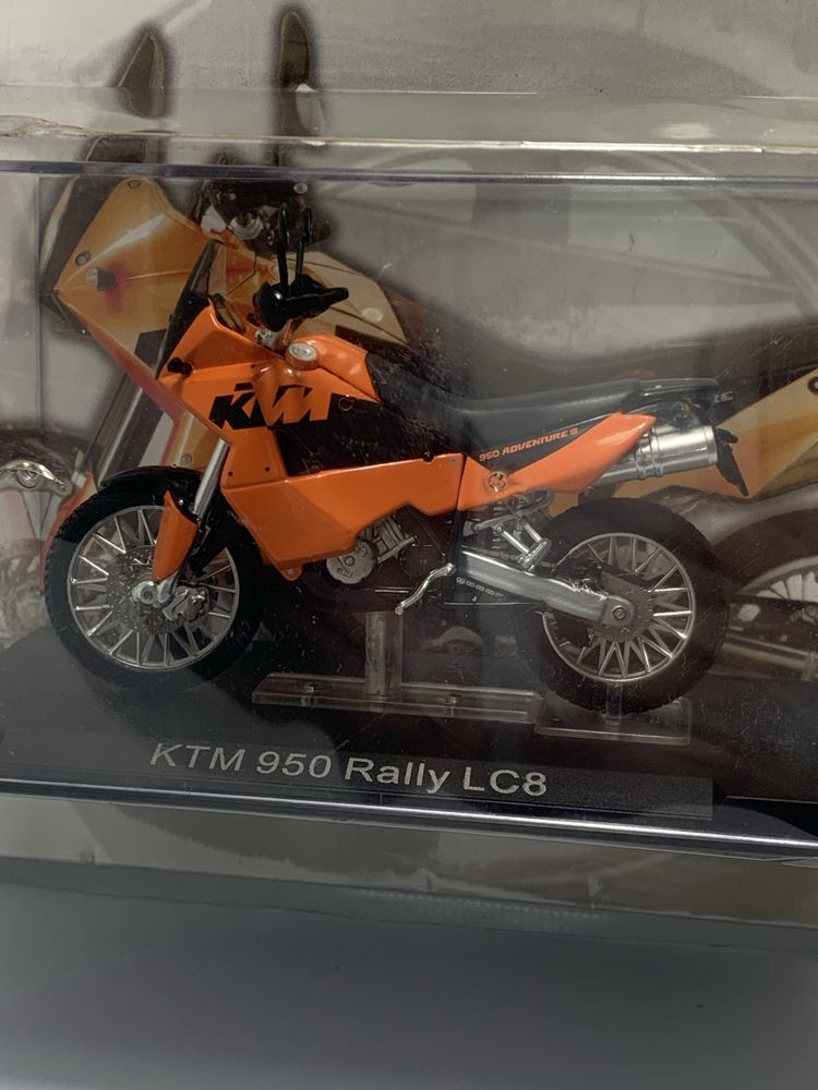 KTM 950 Adventure S Altaya 1:24