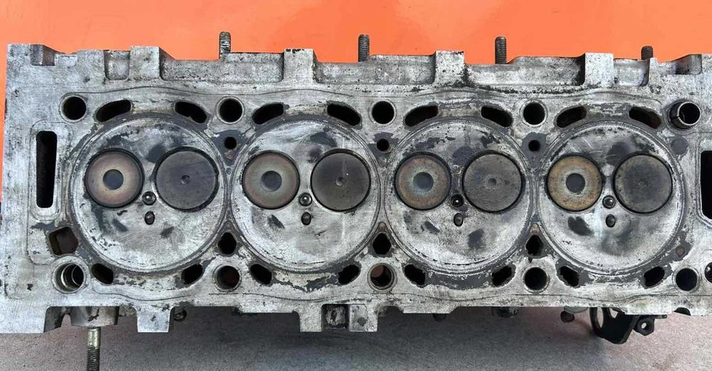 Головка блока (ГБЦ) Citroen C5. Xsara. Xsara Picasso. Evasion 2.0HDi