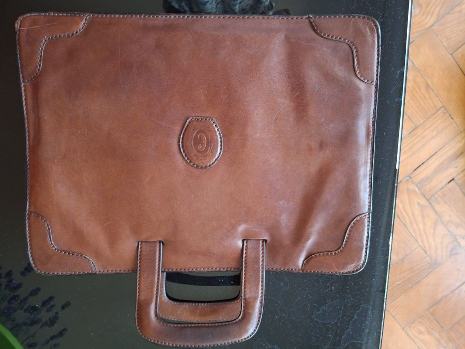 Pasta de pele vintage em bom estado