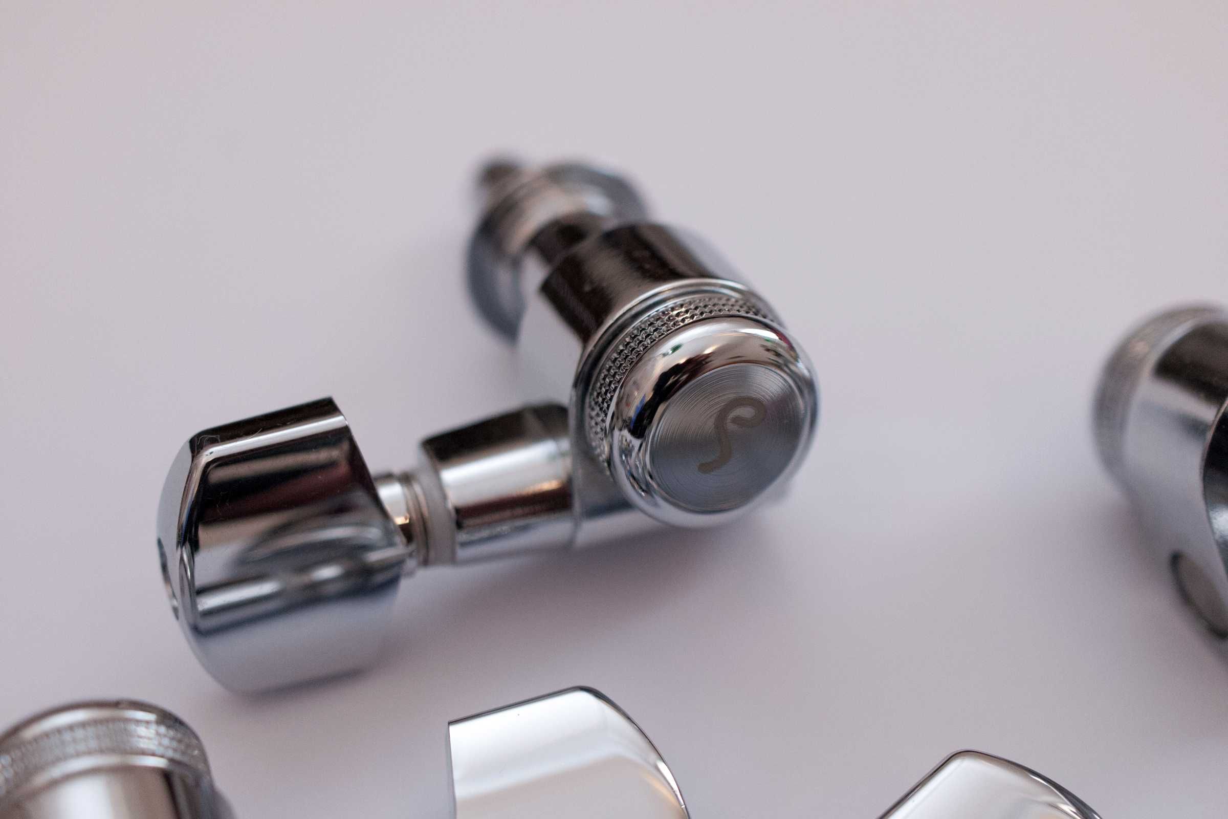 Schaller M6 2-Pin Mount Locking Tuners (Para Fender e Squier)