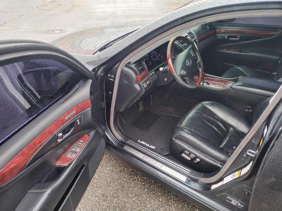 Продаж Lexus ls 460