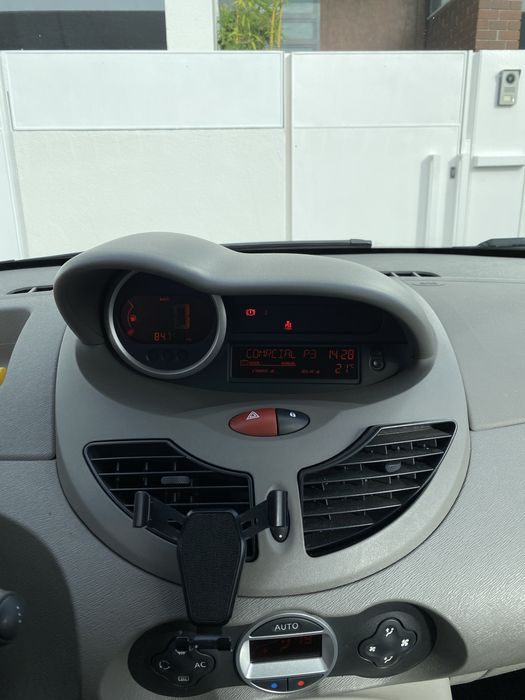 Renault Twingo Initiale 1.2 Hatchback