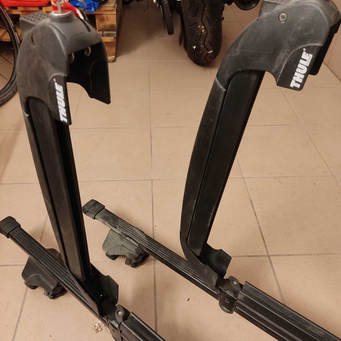 uchwyty na narty i belki poprzeczne na relingi THULE