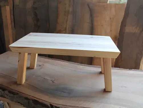 Stoliczek śniadaniowy