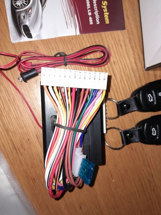 Універсальний контррлер центральеого замка LB-405