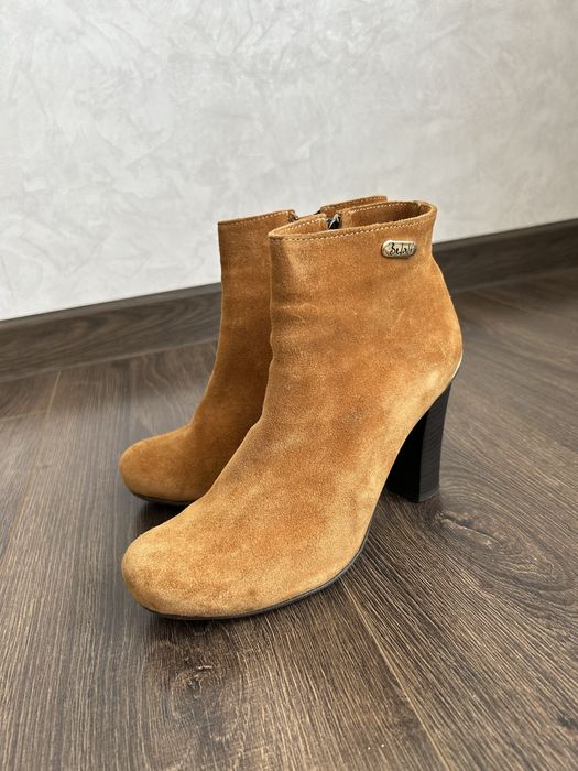 Замшеві жіночі ботінки Belali