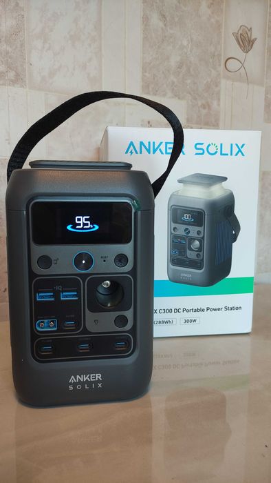 Портативна зарядна станція Anker SOLIX C300 DC 90000mAh Solar