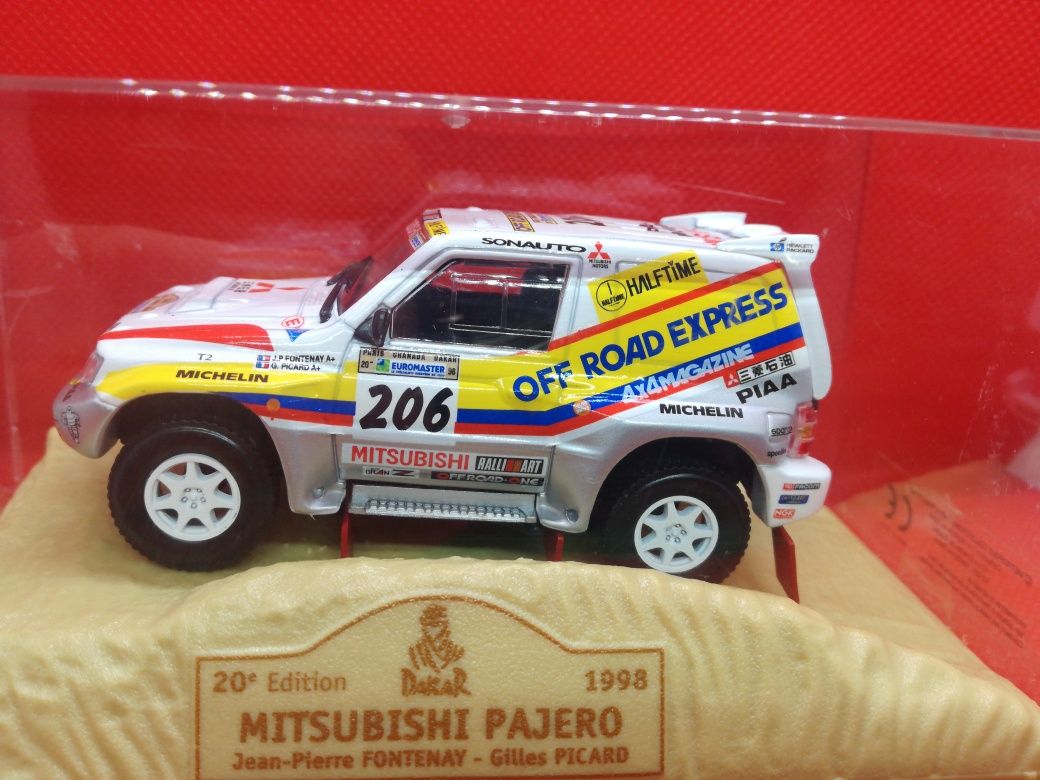 N. 56 Miniaturas 1/43 Rally Dakar 8 Modelos como novos