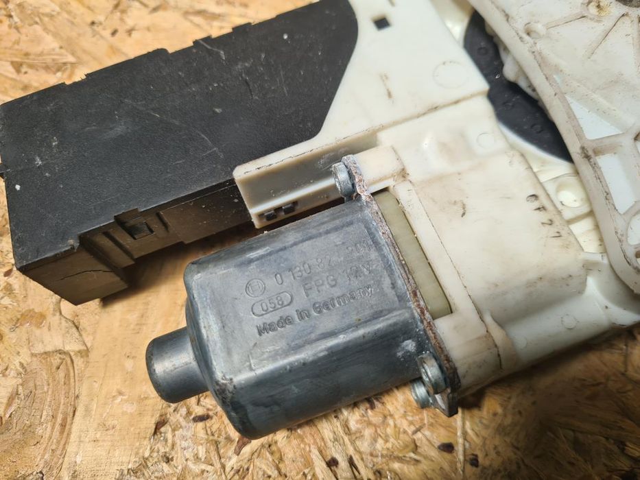 Elevador vidros frente direito PEUGEOT 407 (6D_)