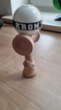 Kendama Krom Strogo White