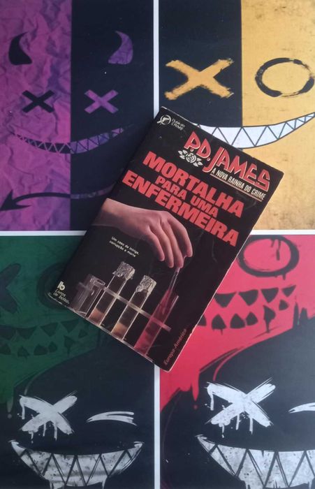 Livro coleção Clube do crime - Mortalha para uma enfermeira