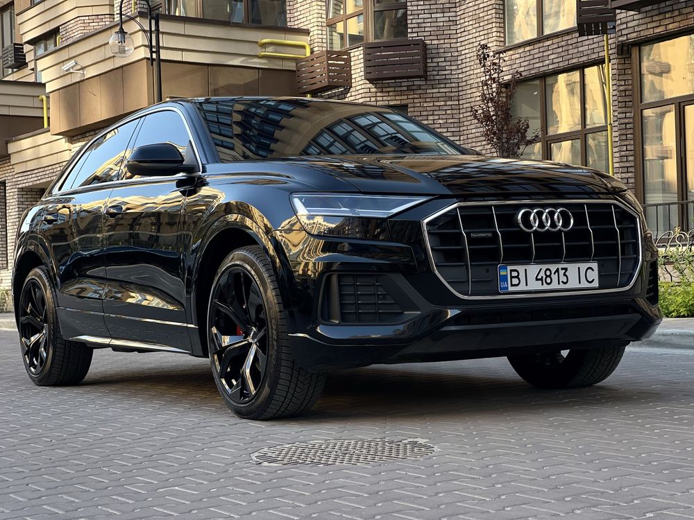 Продам Audi Q8 Quattro, 50 TDI Official в состоянии нового !