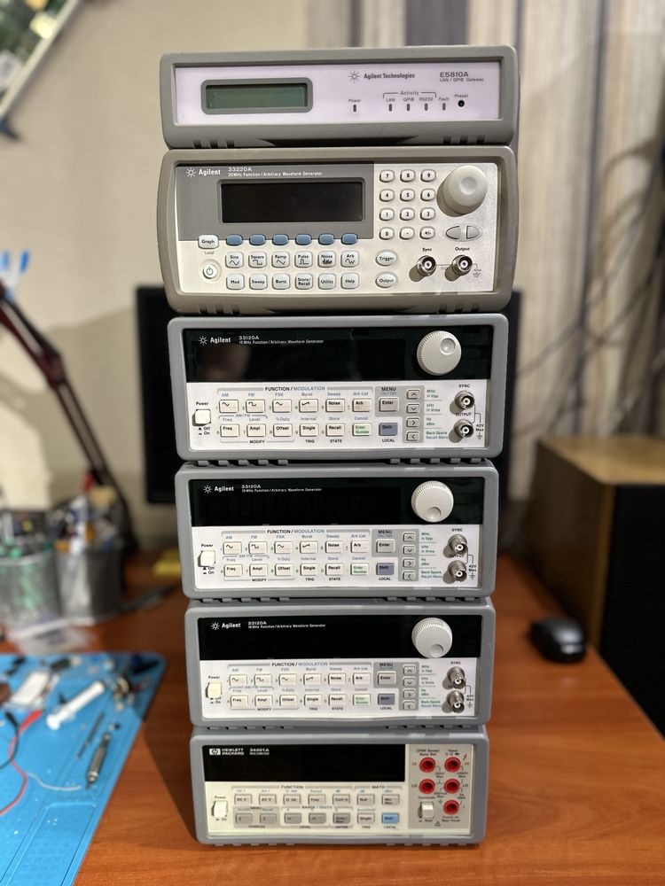 Генератор Agilent 33120A