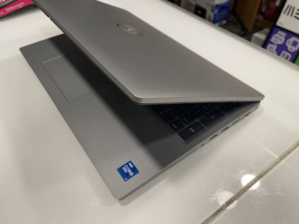 Vendo Dell Latitude 5520 i7 32GB RAM 512GB