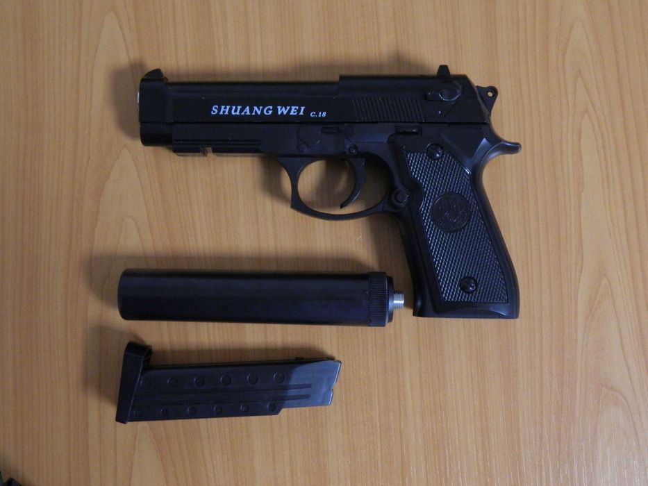 Пистолет детский Beretta, с глушителем.