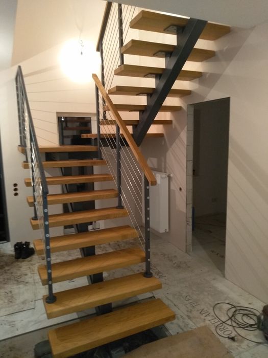 Сходи металеві перила нержавіка ковані метал стекло дерев'яні ступені