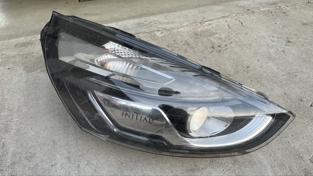 Lampa prawa przednia przód Clio IV 4 Xenon Initiale uszkodzona