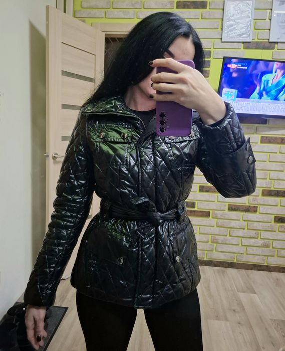 Гарна стьобана куртка