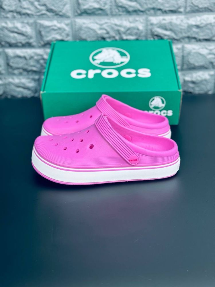 Шльопанці Crocs жіночі,яскраві,легкі. Є розміри в наявності 35-41