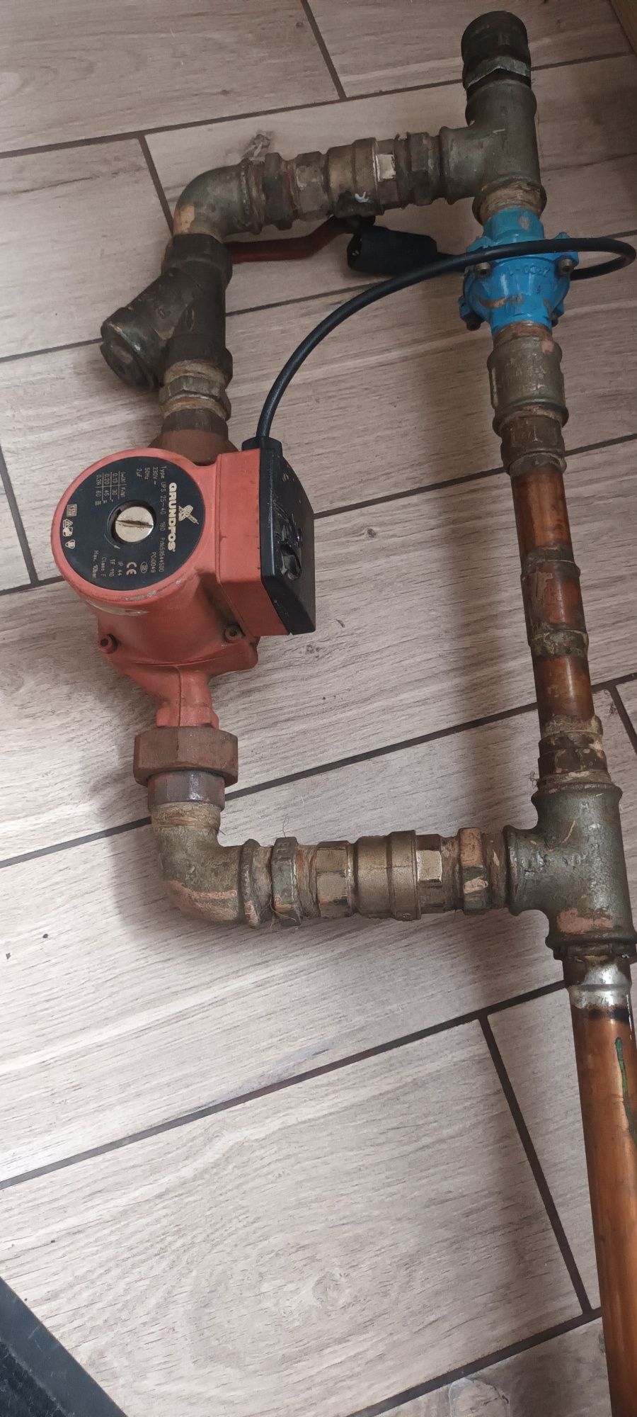 Pompa Grundfos wraz z obejściem