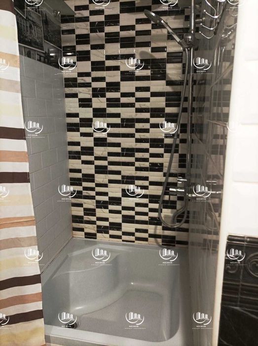 Продам 3-комнатную квартиру в Центре