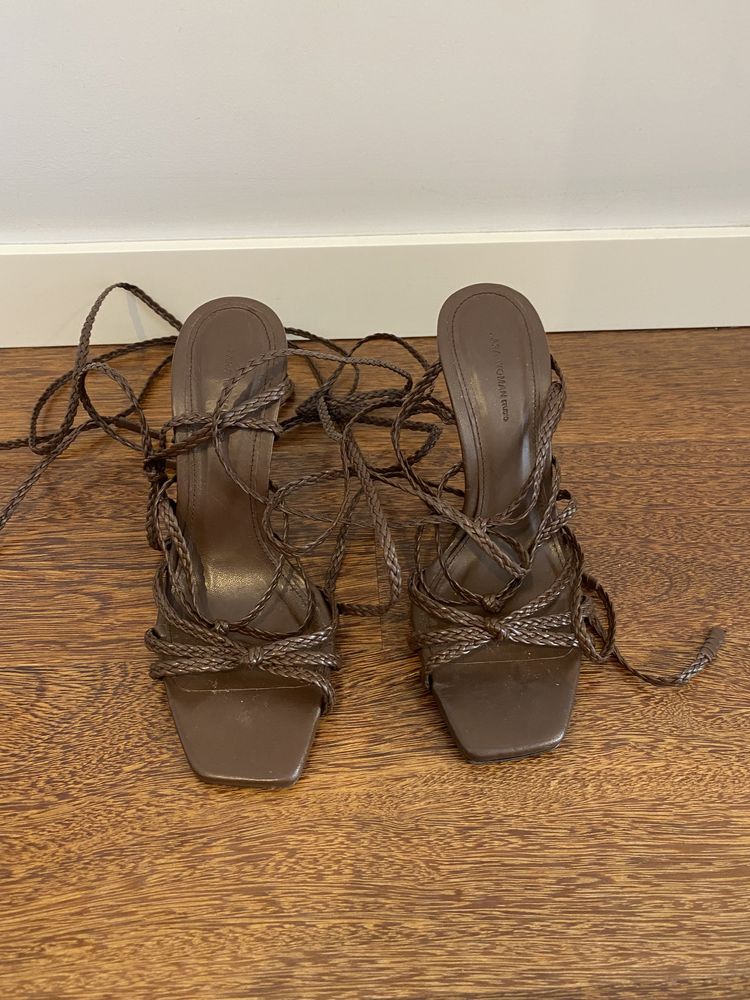 Sandálias da marca Zara tamanho 36