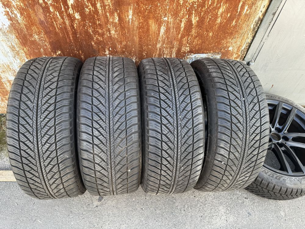 Шини зима 245/45 R18 100V GoodYear Ultragrip 8 Perfomance RunFlat