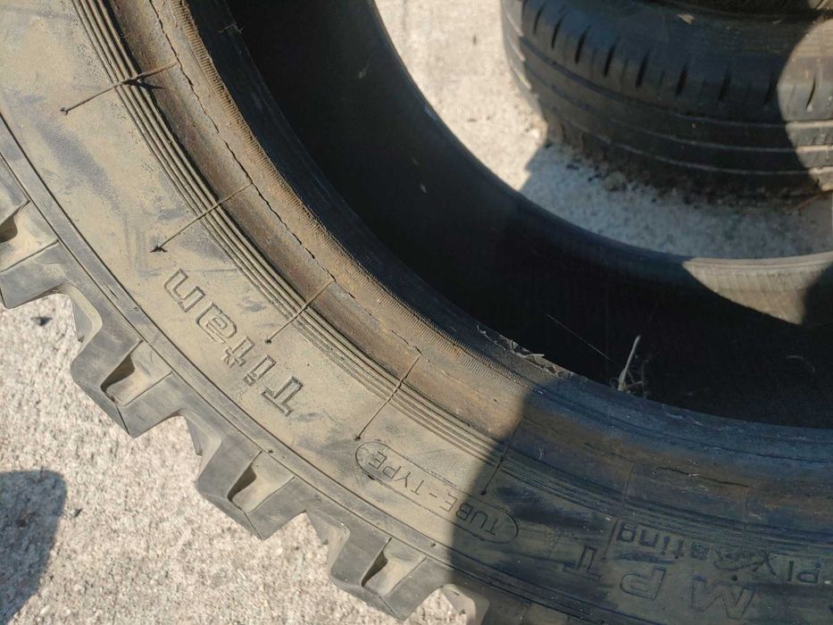 Opony dwie sztuki  10.5 r 20