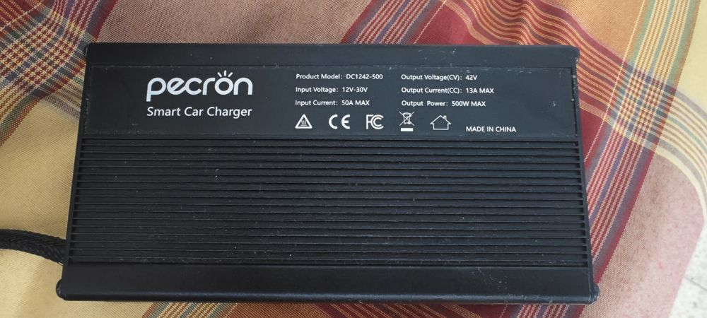 Pecron Smart car charger produt  modelo dc1242