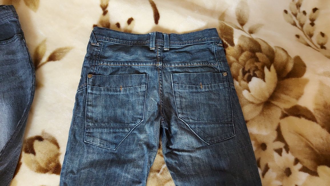 Продаю джинсы на мальчика (11-13лет)  в отличном состоянии!!