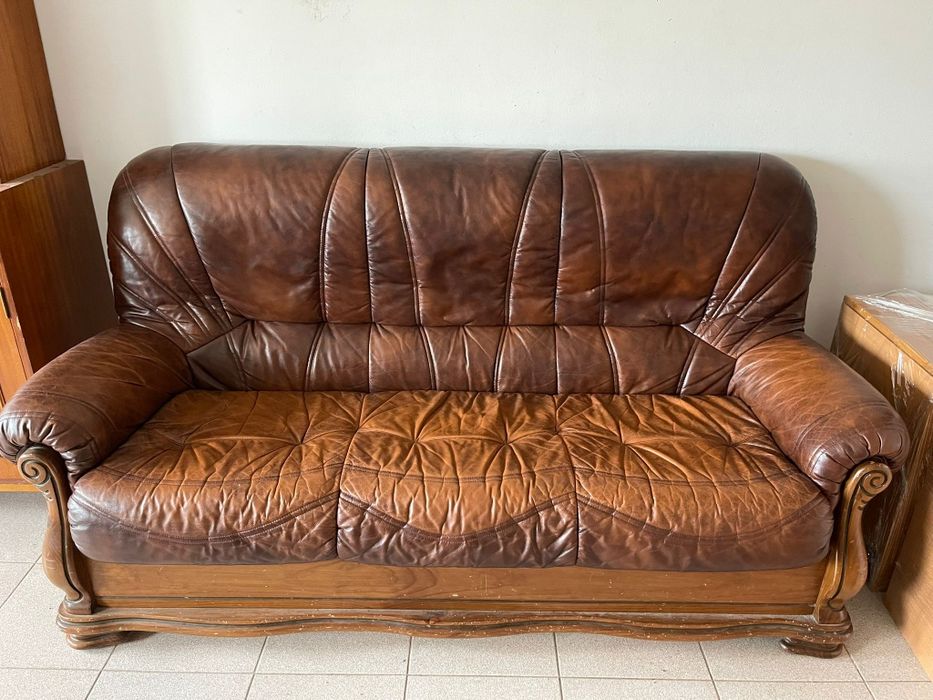 Conjunto de sofás de pele