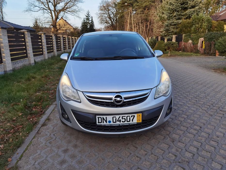 Opel Corsa 1.2 16v Satellite Corsa D Lift 2011r