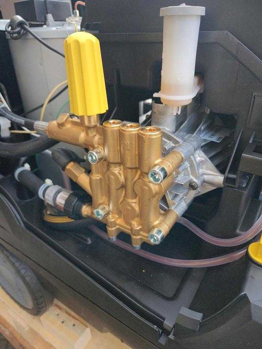 Limpadora a vapor de alta pressão com água quente Kärcher HDS7/16-4C