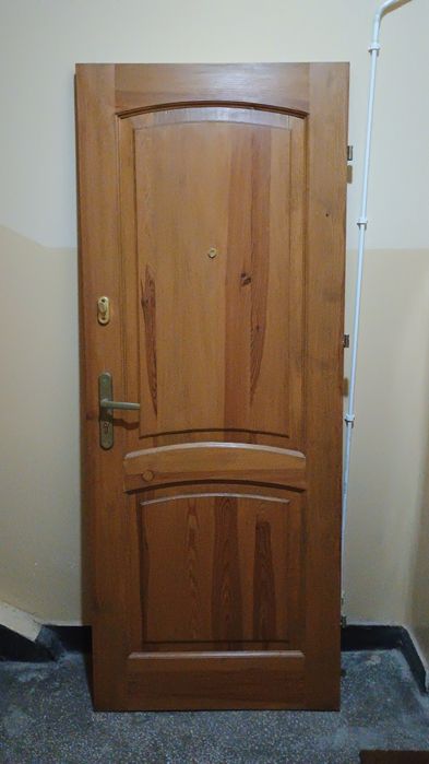 Drzwi zewnętrzne drewniane 80x197
