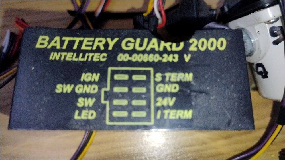 Реле силове з електронним керуванням/масса/ BATTERY GUARD 2000