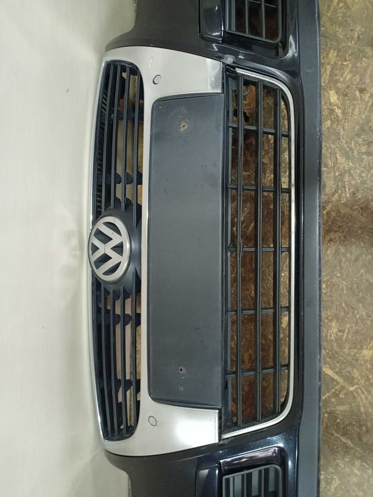 VW Volkswagen Passat B6 zderzak przód przedni kolor LC9X czarny 4XPDC