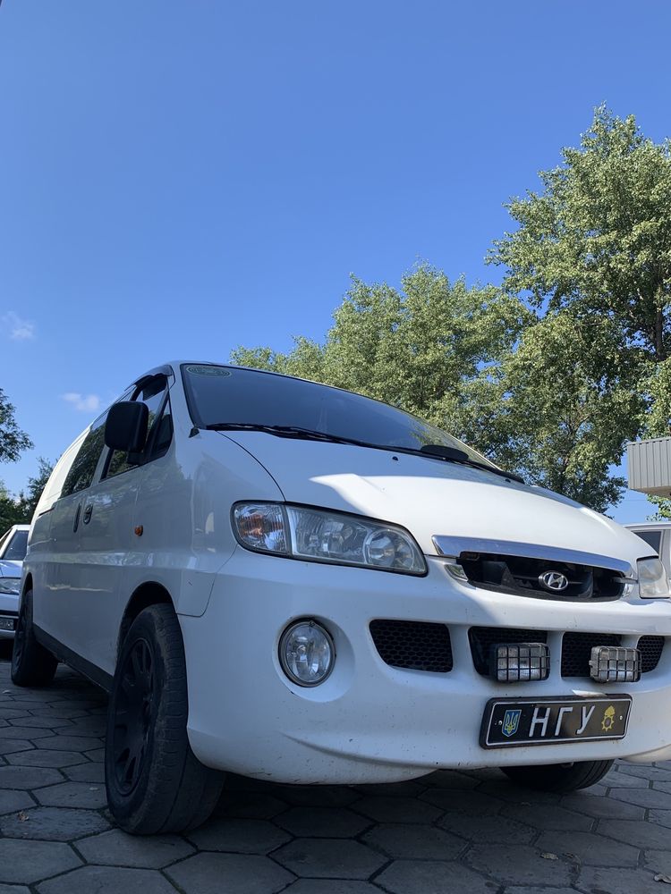 Hyundai h1 2001 год