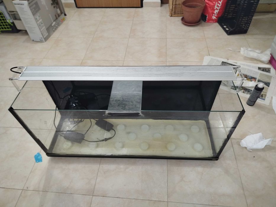 Aquario para aquariofilia 120L com iluminacao