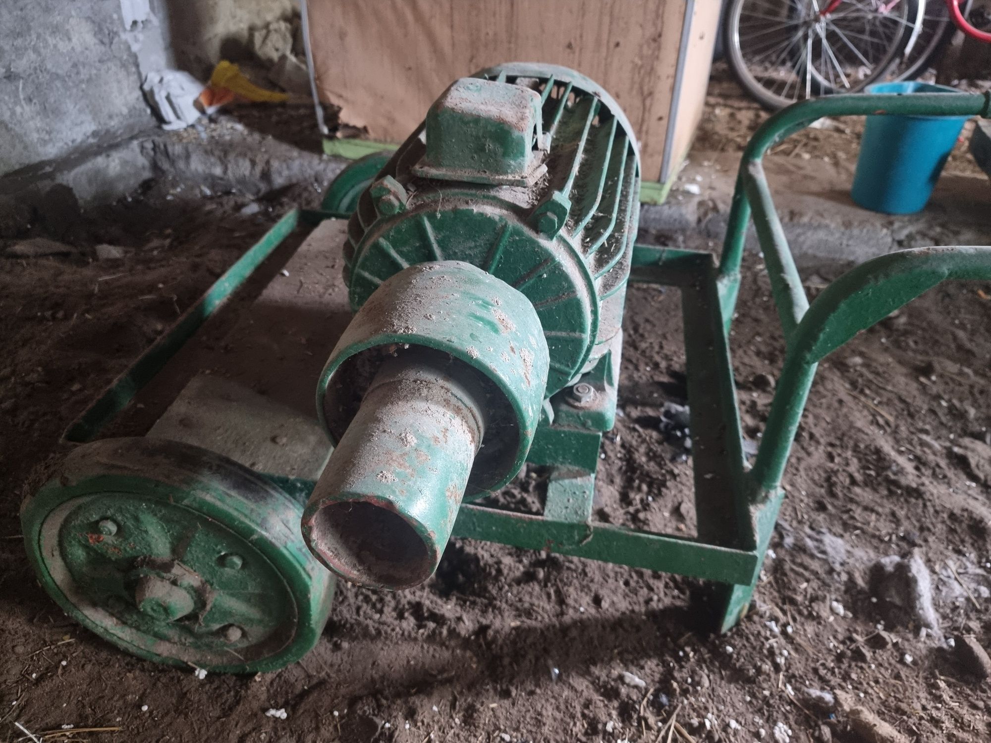 Silnik 7,5 kW z wózkiem używany