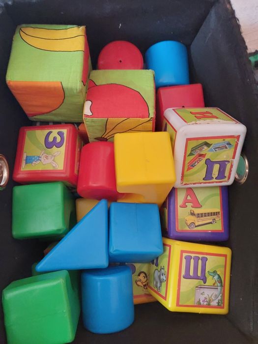 Іграшки,  кубики, м'яч