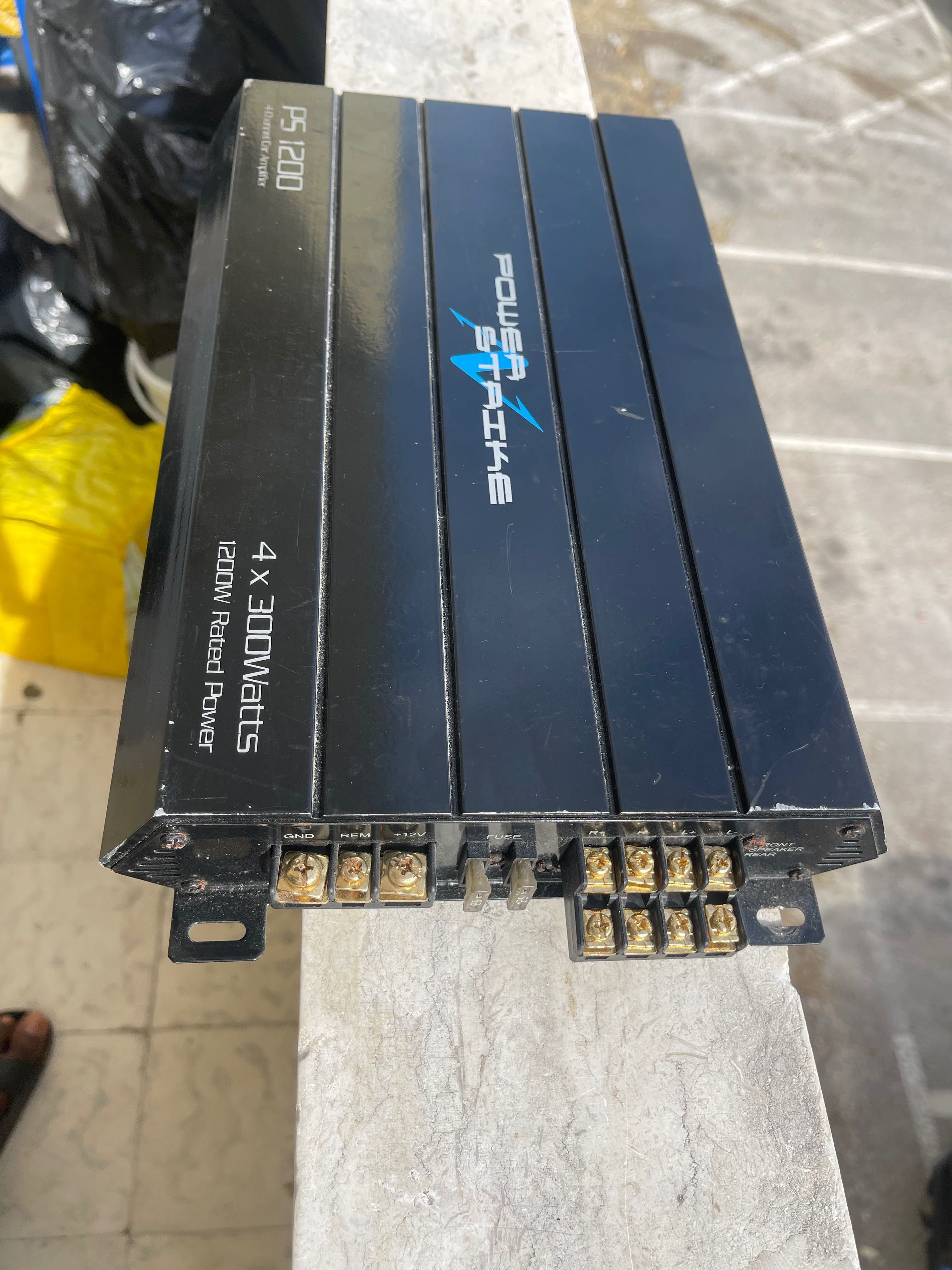 Amplificador 1200 Watts